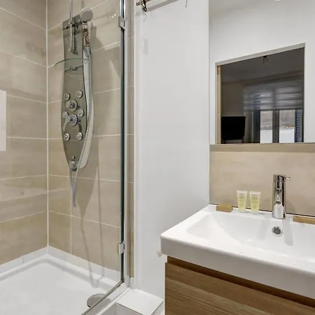 343 Michau - Cozy Near Sacre-coeur Апартаменты *